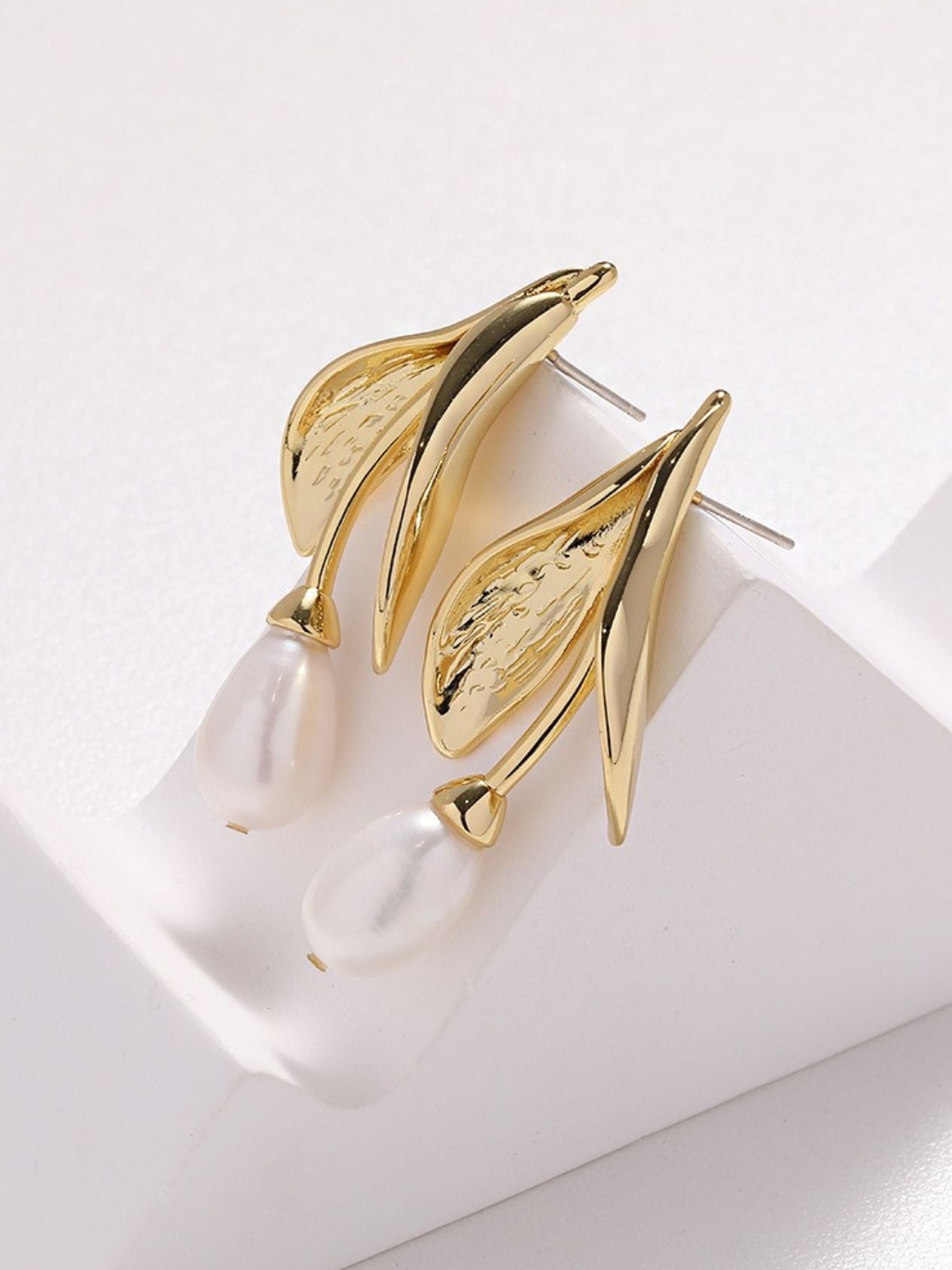 The Tulip Bloom Pearl Earrings