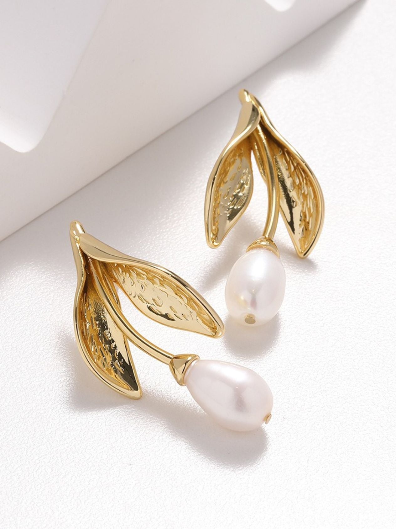 The Tulip Bloom Pearl Earrings
